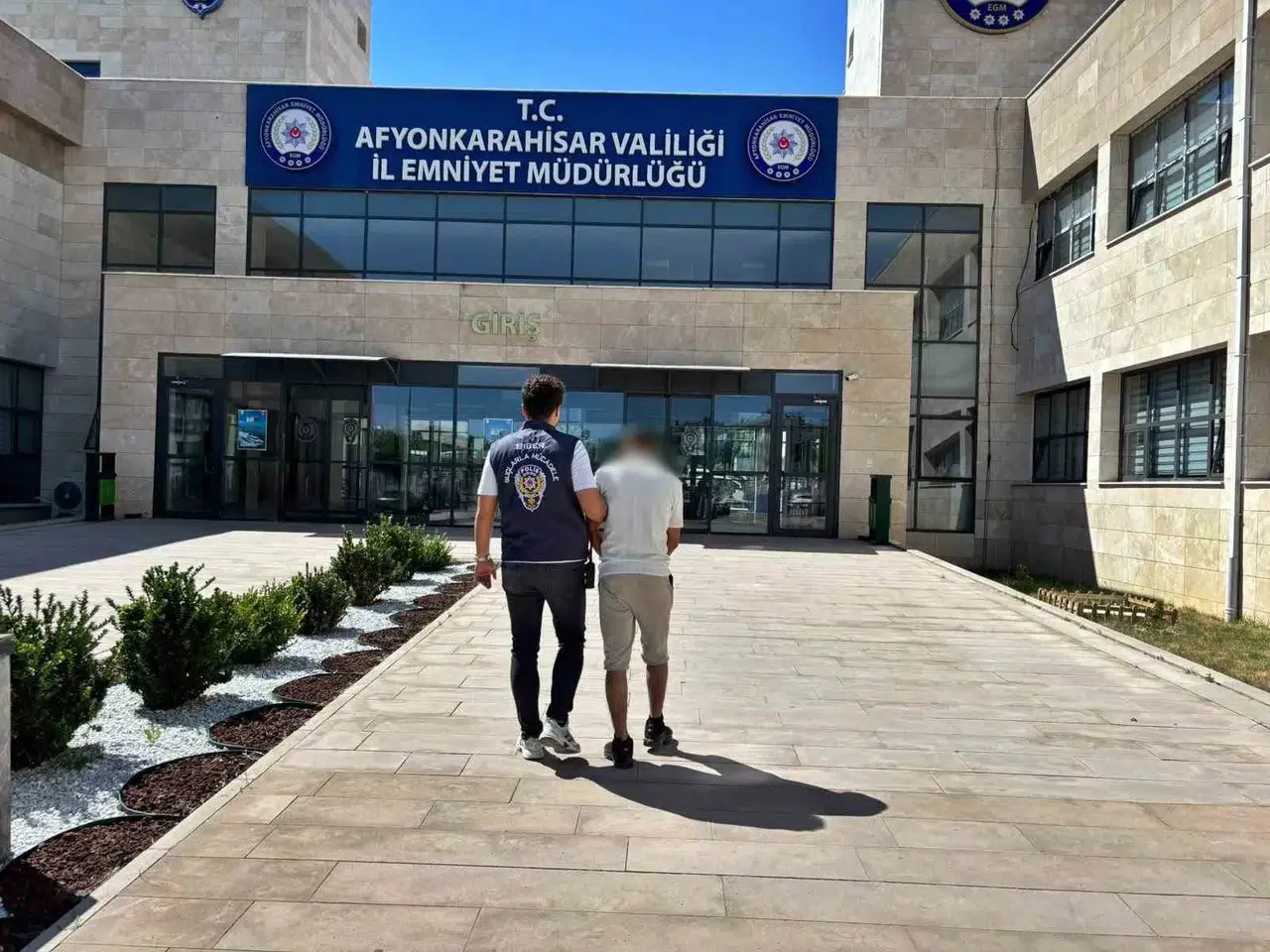 Afyonkarahisar’da dijital dolandırıcıya kaçış yok: 4 yıl hapis cezasıyla yakalandı