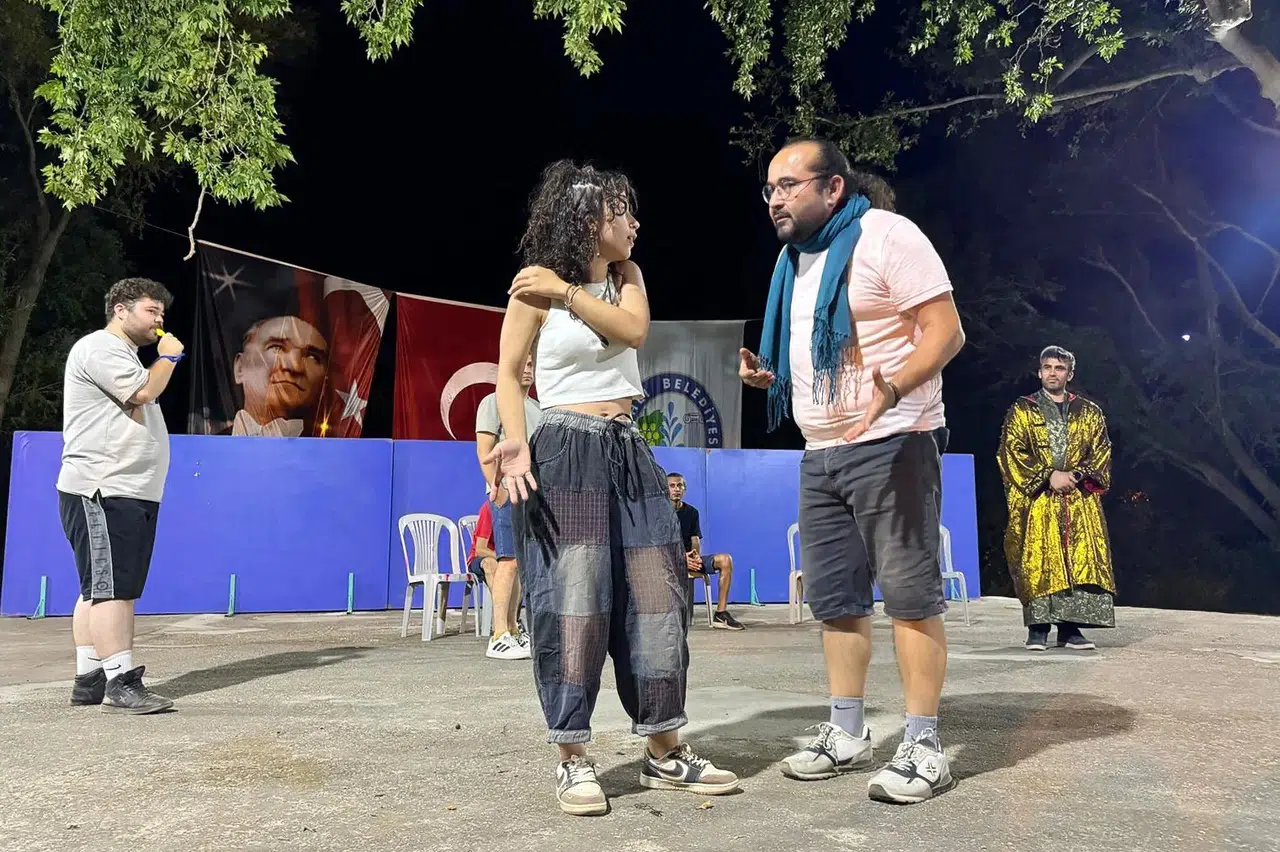 Efeler'in tiyatro tutkusu Sardes sahnesine taşınıyor