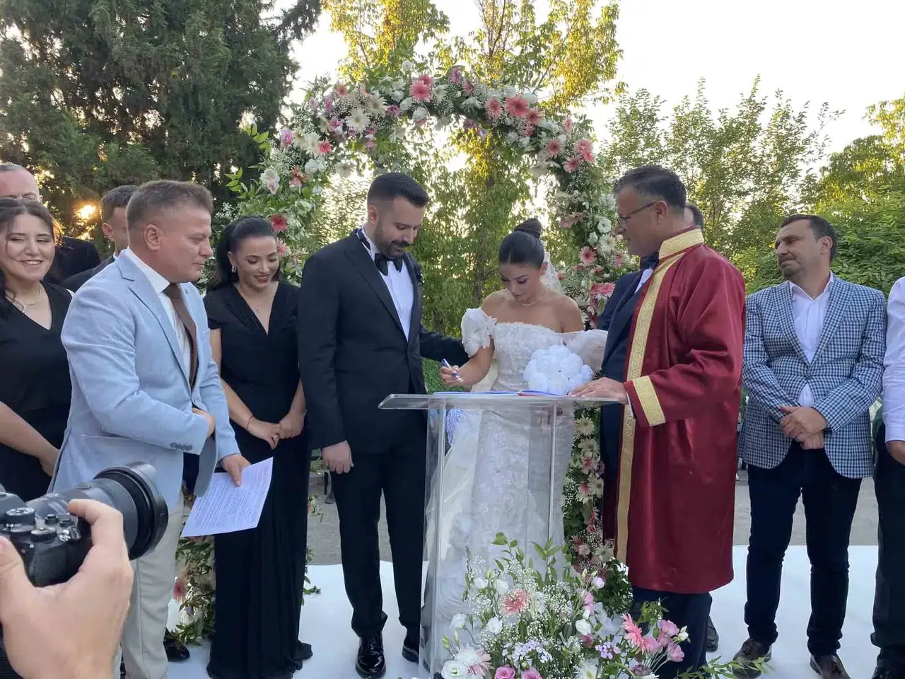 Başkan Öküzcüoğlu için en özel imza: Oğlu ve gelini için nikah masasına oturdu