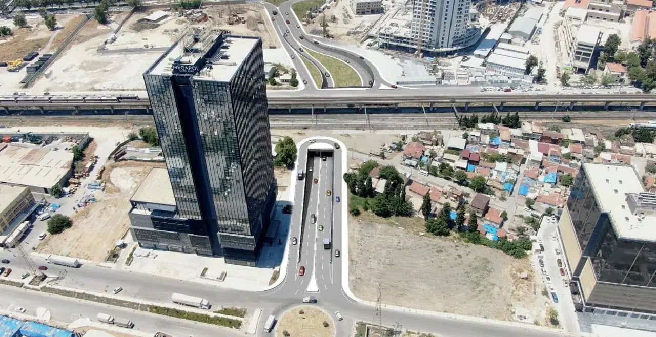 İzmir trafiğinde düğüm çözülüyor: Mürselpaşa’da dev projenin en zorlu aşaması geçildi
