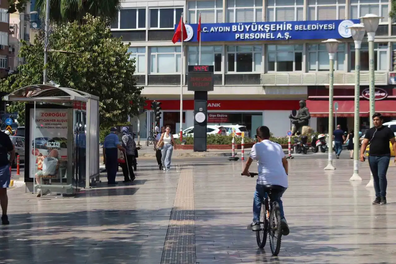 Ege'nin incisi yabancıların yeni adresi oldu: İkamet izinlerinde dikkat çeken yükseliş