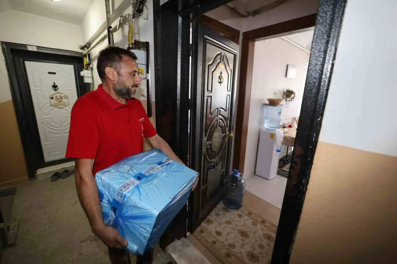 Şehzadeler’de ev eşyaları yeniden hayat buluyor: İhtiyaç sahiplerine gönül köprüsü