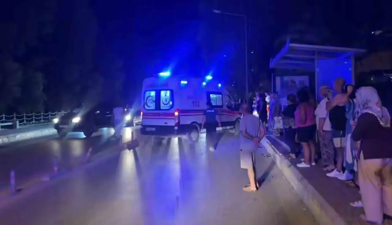 Söke'de korkutan kaza: Motosikletli sürücü yola savruldu