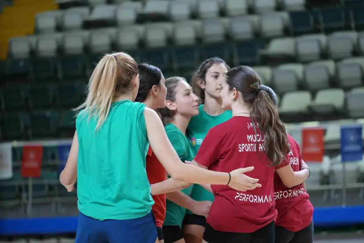 Muğla’nın voleybol perileri Balıkesir yolcusu: Hazırlıklar tamamlandı