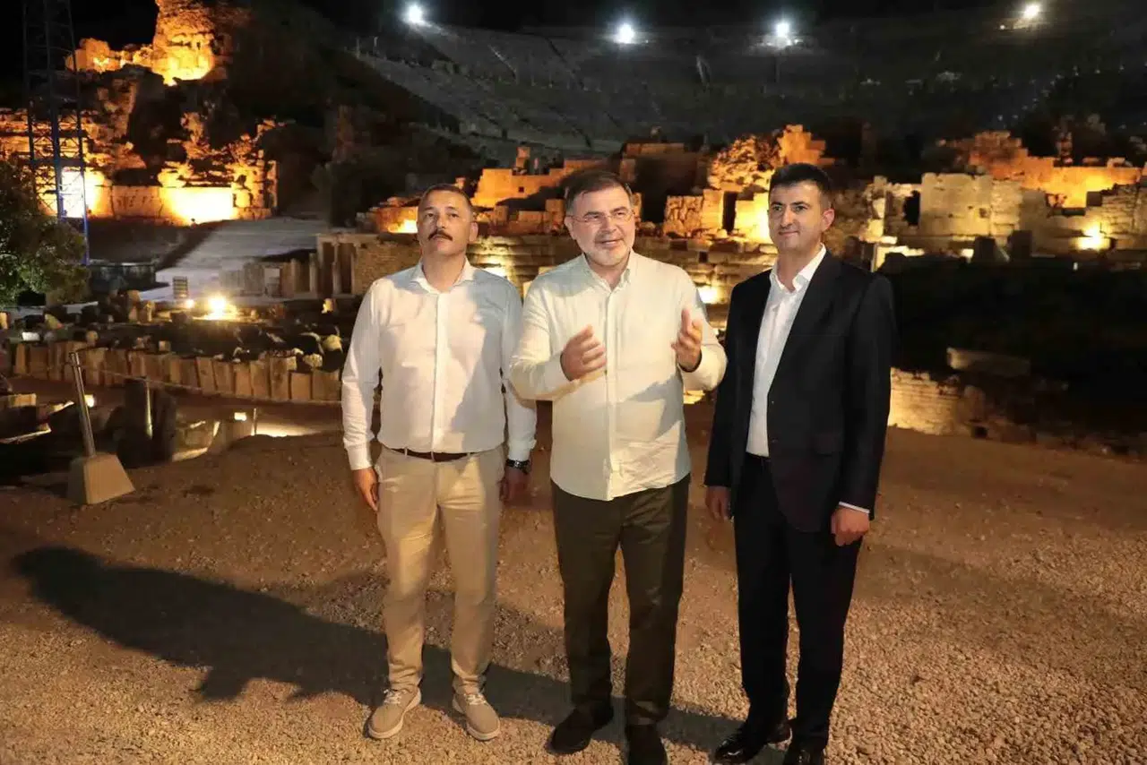 Efes Antik Kenti'nde gece ışıkları turizm rekorunu getirdi