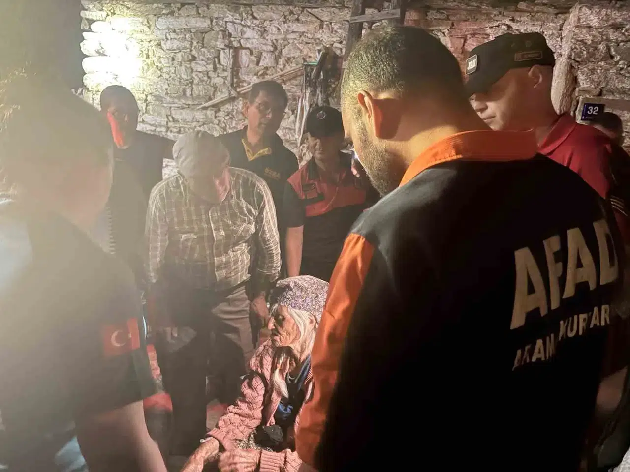 Çine’de korku dolu bekleyiş mutlu bitti: Kayıp yaşlı kadın gece yarısı bulundu