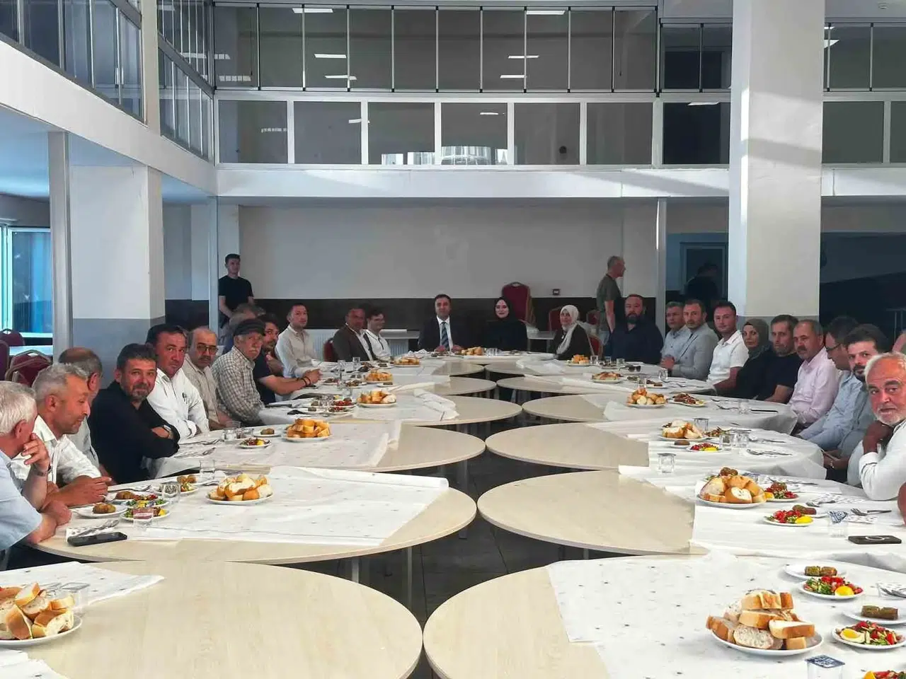 Çavdarhisar’da duygusal veda: Kaymakam Murat Ak yeni görevine uğurlandı