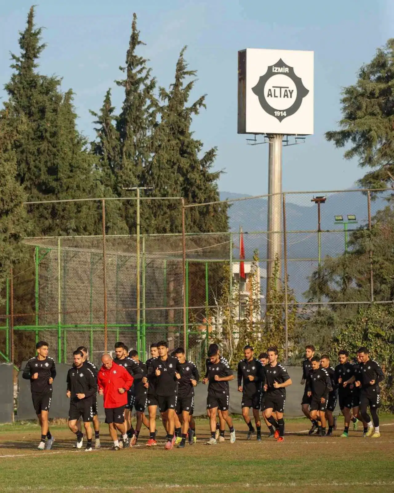 Altay’da sessizlik hakim: Sezon hazırlıkları belirsizliğe kurban gitti