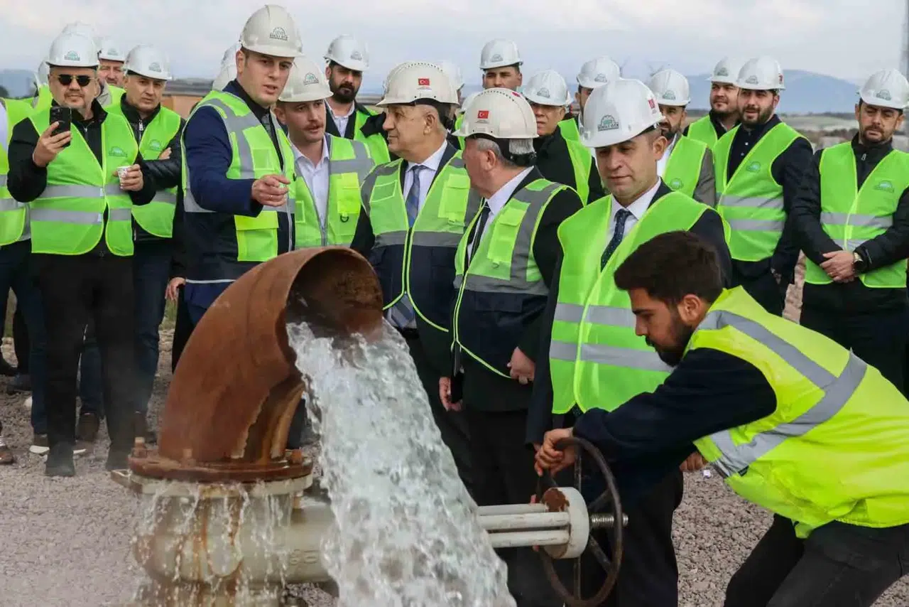 Dikili’de topraksız tarım devrimi: Yatırımcılar üretim için düğmeye bastı