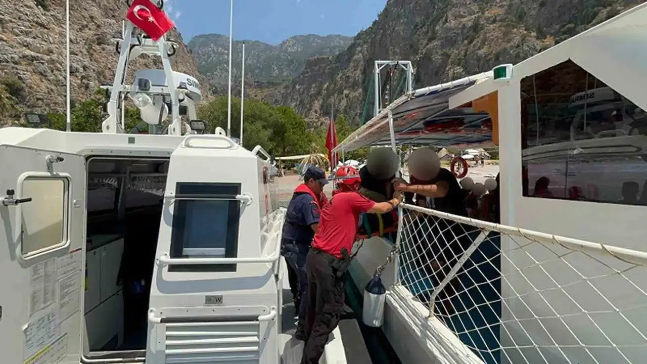 Gökyüzünden vadiye kabus dolu iniş: Yaralı pilot için nefes kesen operasyon