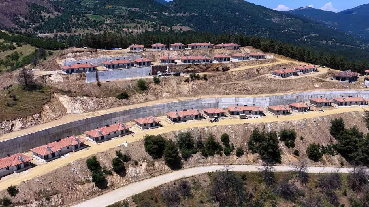 Ödemiş’te küle dönen hayaller yeniden yeşerdi: Küçük Muzaffer’in evi hazır