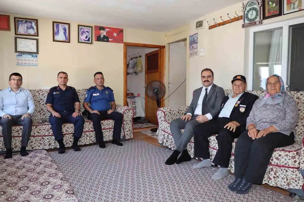 Karacasu'da vefa ziyareti: Şehit emanetleri ve gaziler unutulmadı