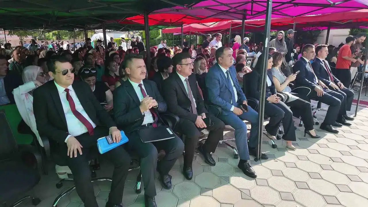Çameli’den Azerbaycan’a uzanan gönül köprüsü: Mezuniyet töreninde duygusal anlar