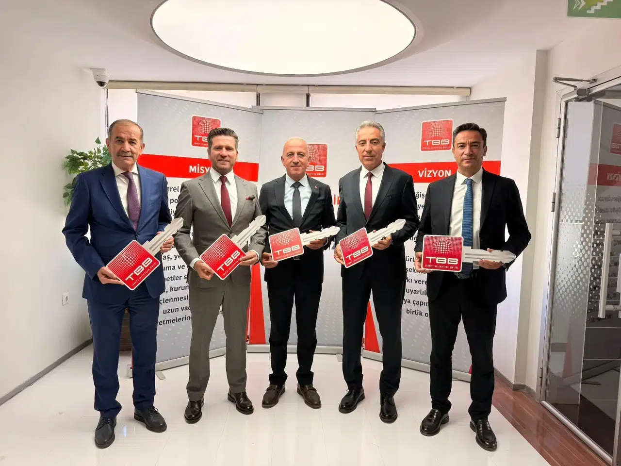 Tavas Belediyesinin saha gücü katlandı: Filoya dev takviye