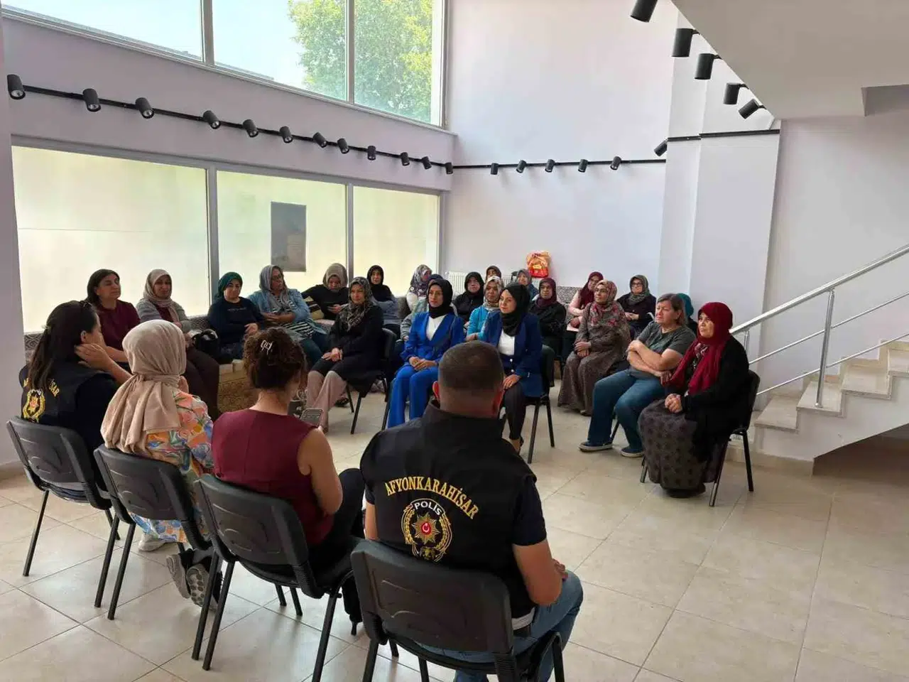 Afyonkarahisar'da kadınlara hayati uyarı: Tek tuşla güvendesiniz