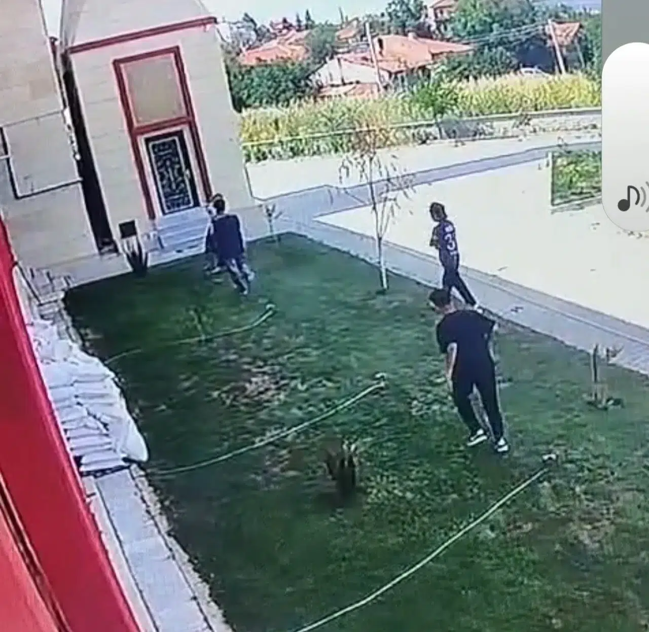 Kütahya'da cami bahçesinde vandallık: Sulama sistemini hedef aldılar