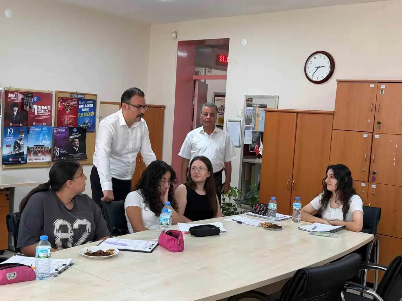 Sultanhisar’da gençlerin sınav maratonuna Kaymakam desteği