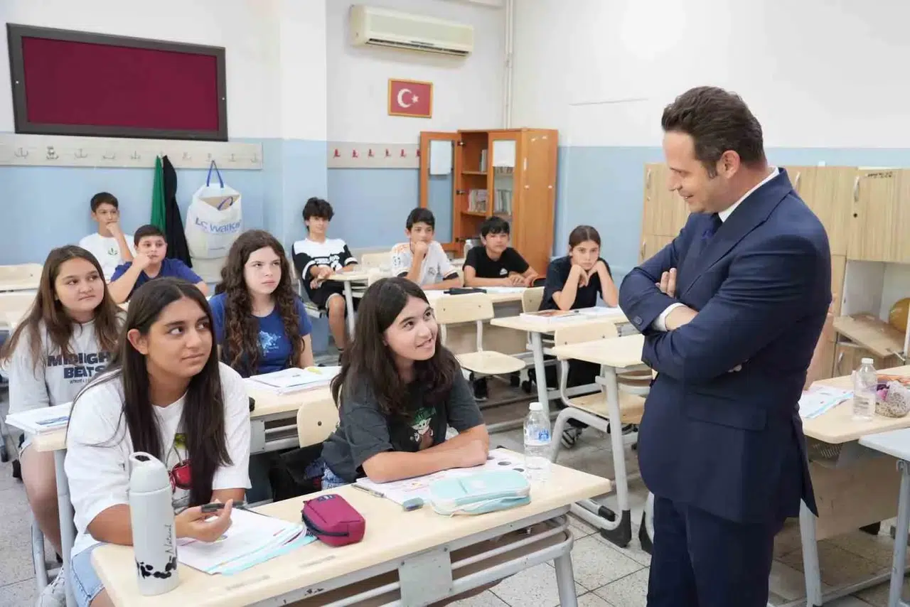 Menteşe’de yaz tatili eğitime engel değil: Öğrenciler hedeflerine kilitlendi
