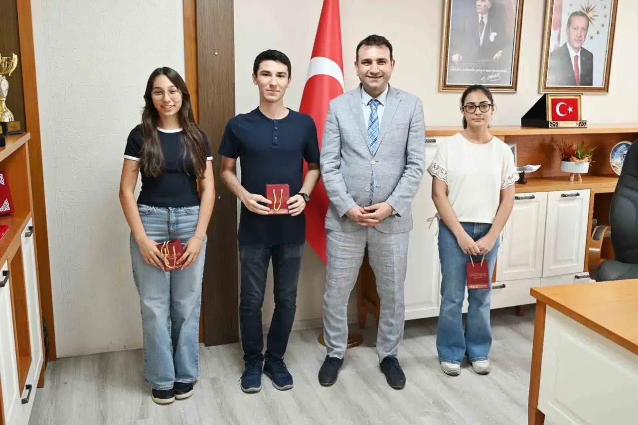 Aydınlı gençlerden büyük başarı: YKS zirvesinde yerlerini aldılar