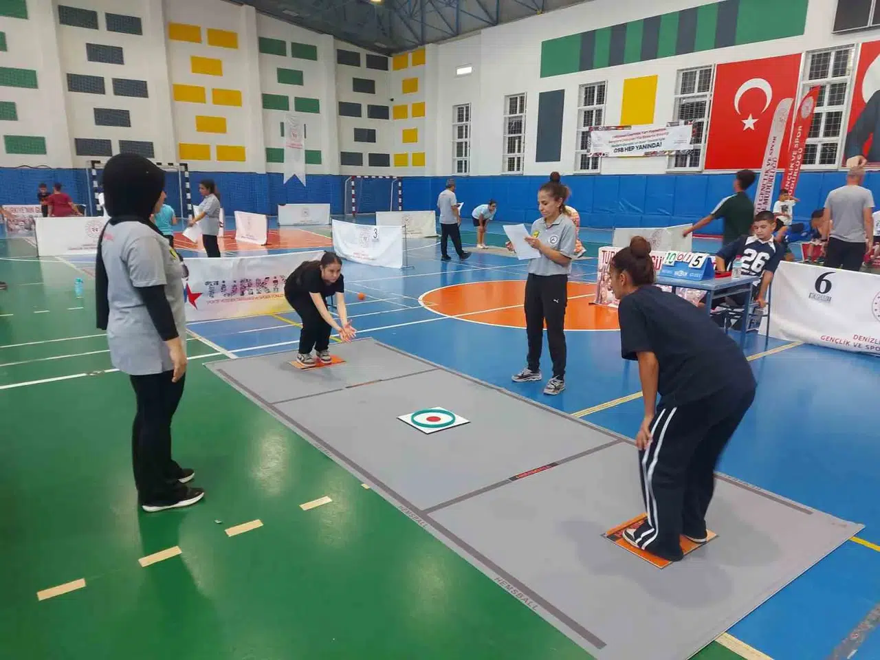 Denizli’de Hemsball heyecanı: 15 Temmuz ruhu parkeye yansıdı