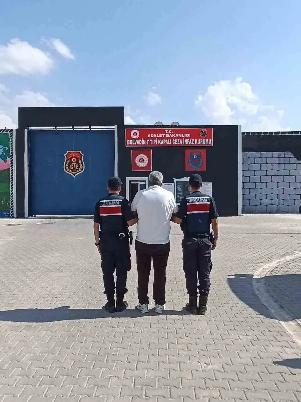 20 yıllık kaçış sona erdi: Jandarmadan uyuşturucu operasyonu