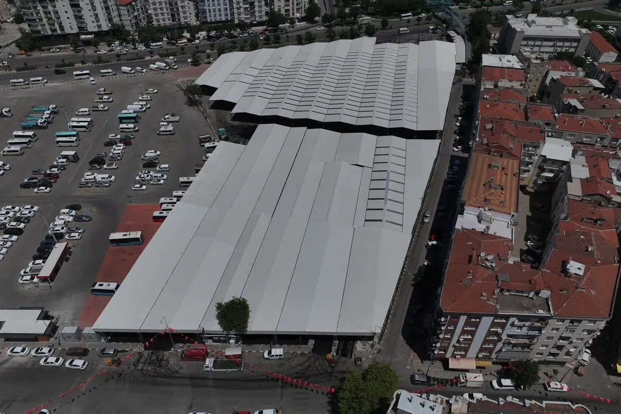 Manisa'da pazar yeri dönüşümü: Hem modern zemin hem de 500 araçlık otopark müjdesi
