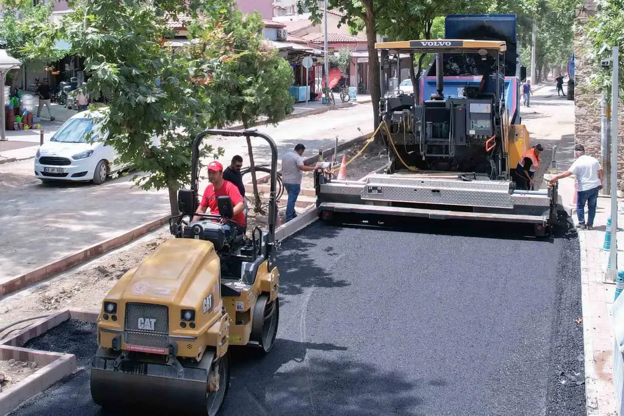 Manisa'nın kalbinde değişim rüzgarları: Çarşı Bulvarı modern bir çehreye kavuşuyor