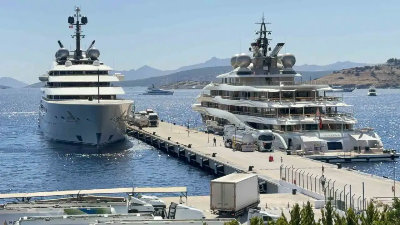 Bodrum limanında milyar dolarlık ikmal: 21 tankerle devasa yakıt operasyonu