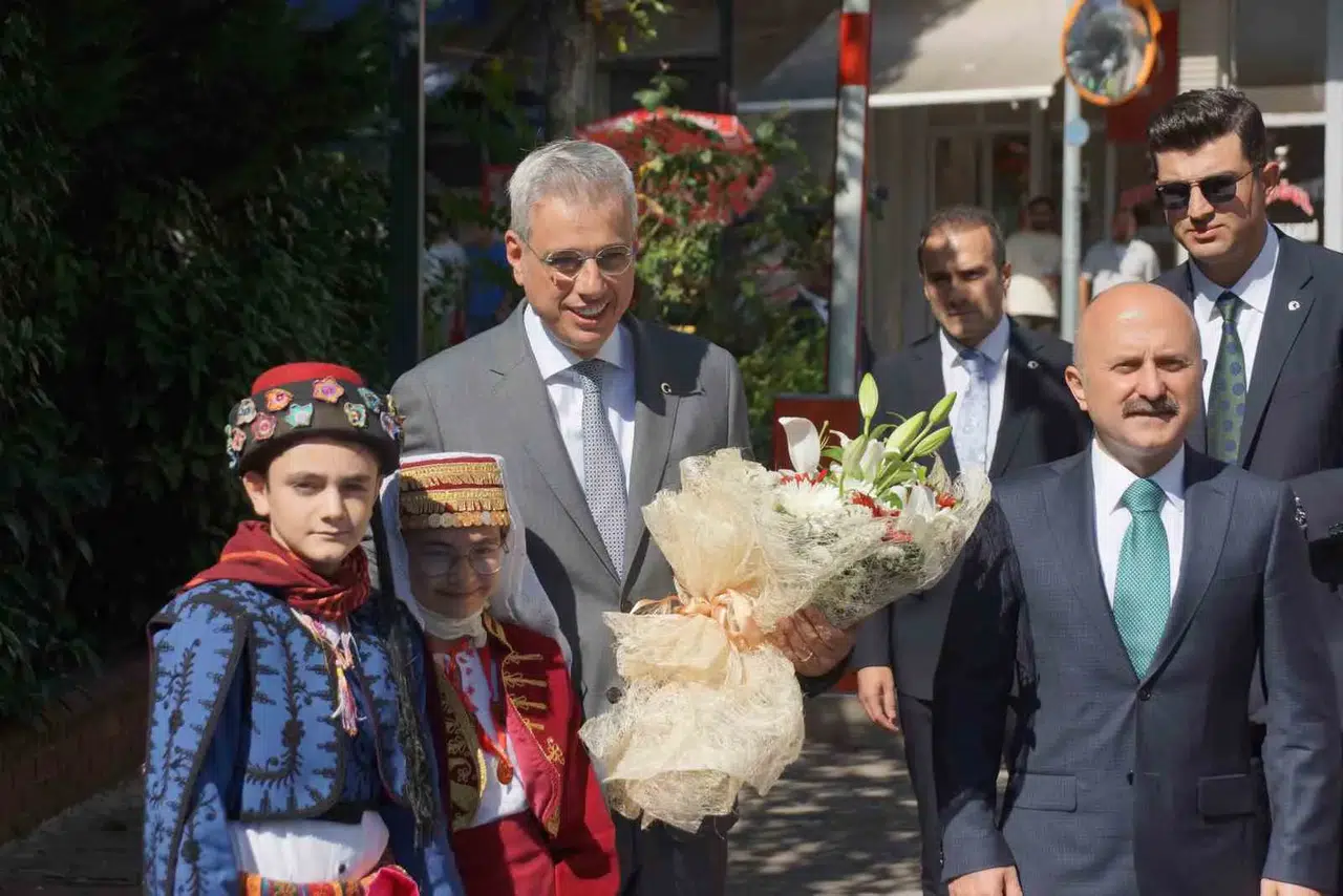 Bakan Memişoğlu'ndan Aydın'da Sağlıklı Yaşam Çağrısı: Hedefimiz Zinde Bir Toplum