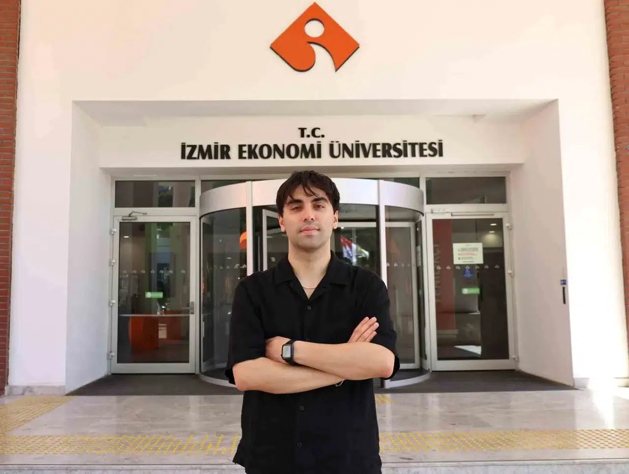 İzmirlİ genç ekonomistten büyük başarı: Avrupa’nın zirvesine adını yazdırdı