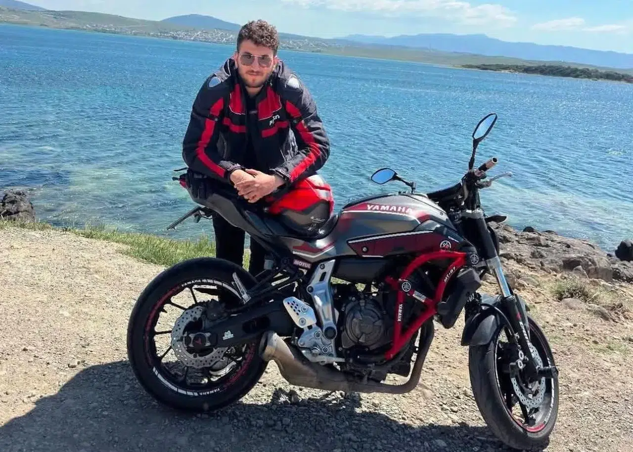 Motosiklet camiasında büyük hüzün: Genç eğitmen kazada yaşamını yitirdi