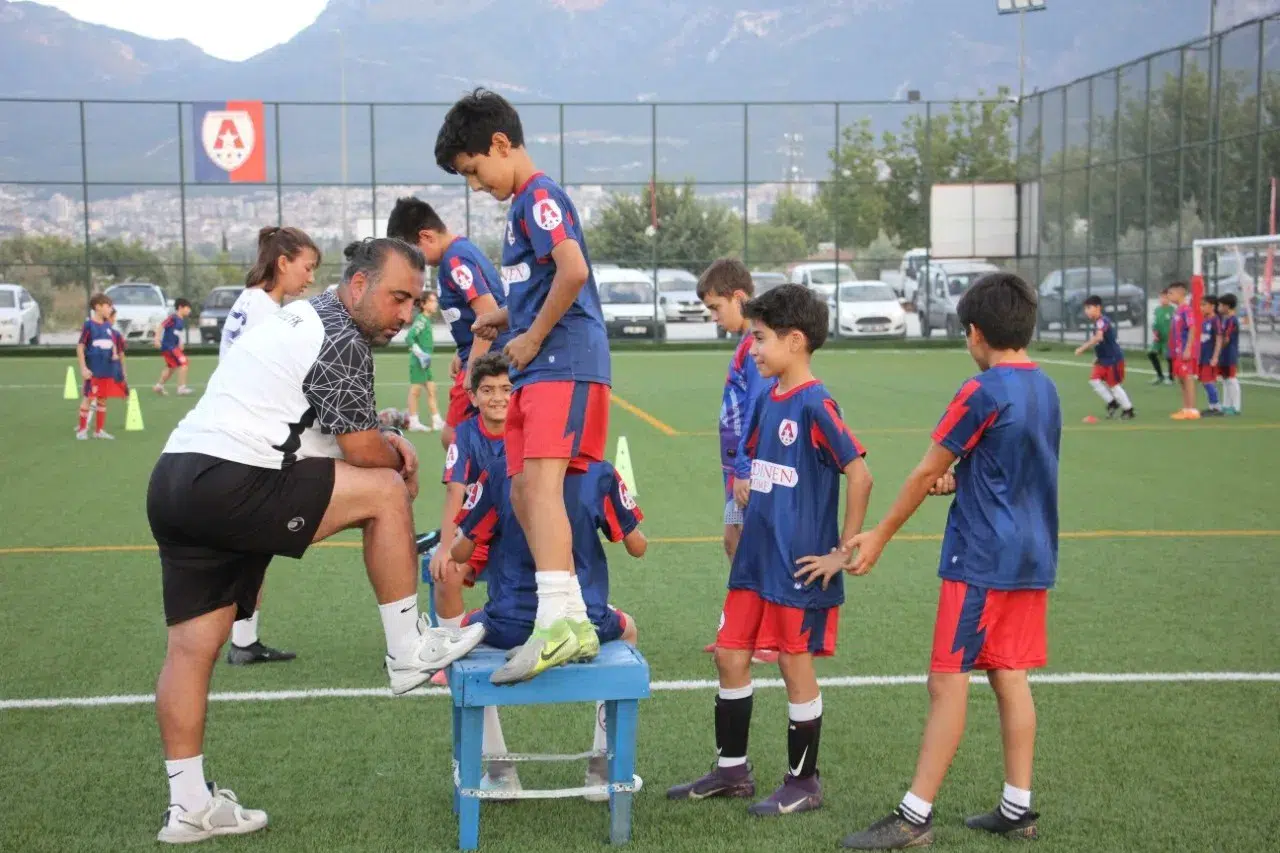 Denizli Altınyıldız'da hedef akademi ligi: Genç yetenekler vitrine çıkıyor