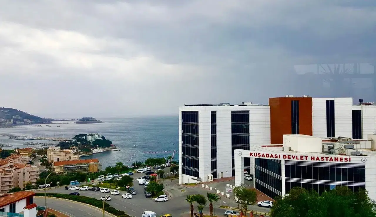 Kuşadası’nda tatil kabusa döndü: 5 yıldızlı otelde zehirlenme şüphesi
