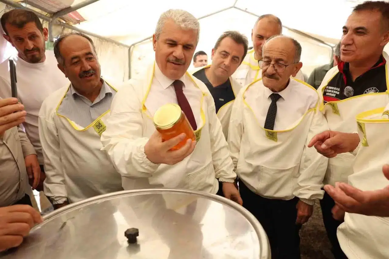 Konya’da bal bereketi: Tahıl ambarından altın peteklere uzanan yolculuk
