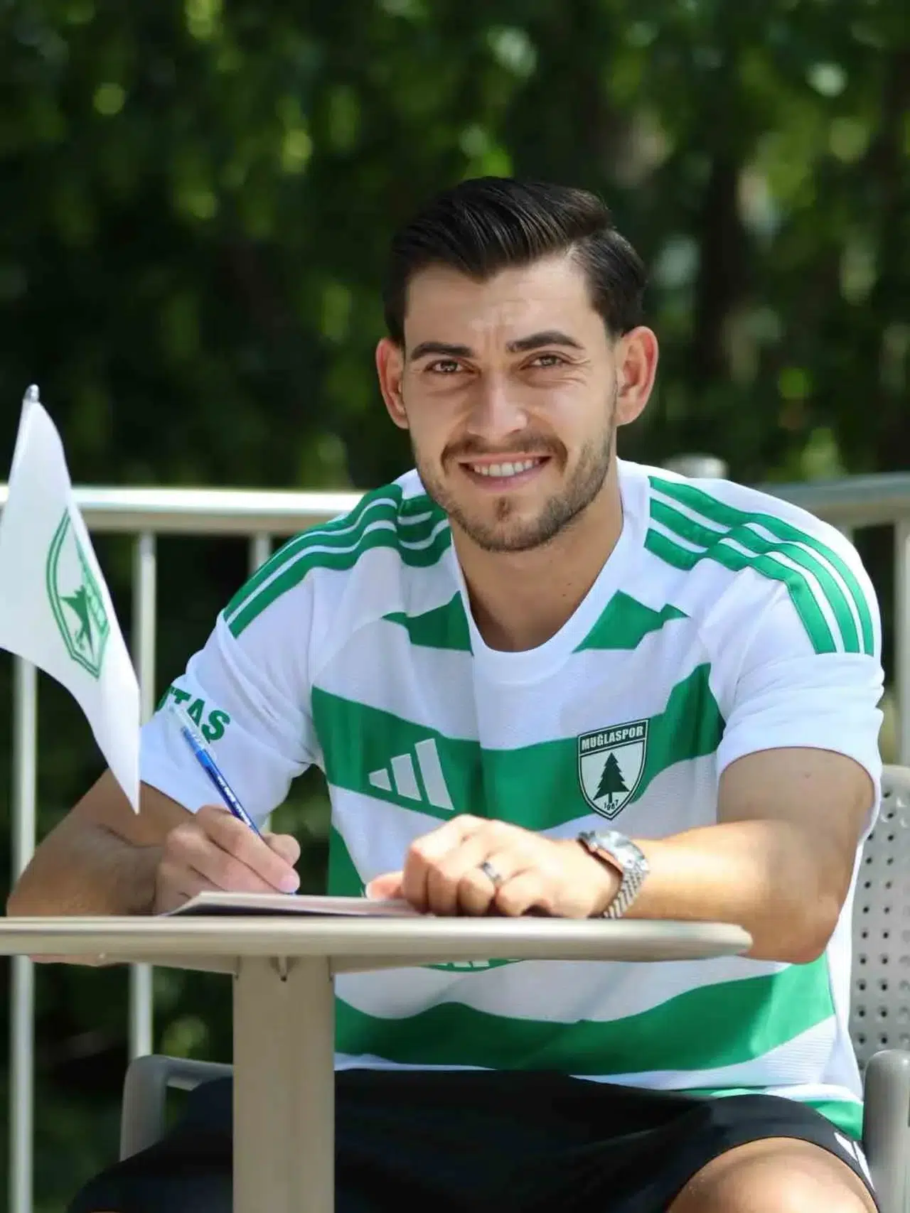 Muğlaspor orta sahanın direksiyonunu tecrübeli isme emanet etti