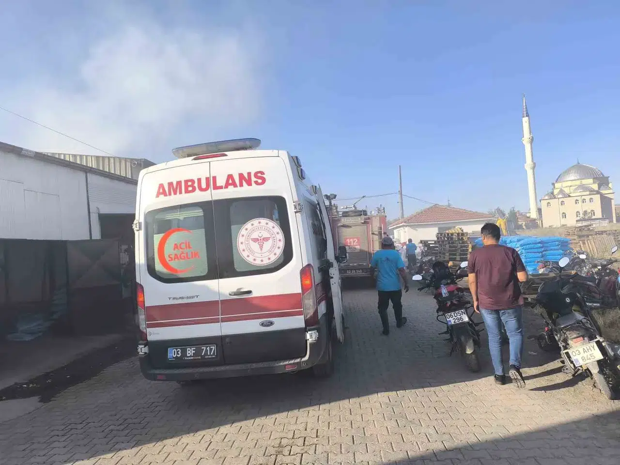 Şuhut sanayisinde korku dolu anlar: Mobilyacı dükkanında tüp patladı