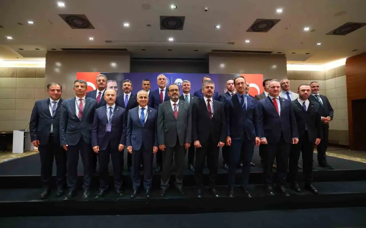 Bakan Işıkhan’dan gençlere dijital çağrısı: Geleceğin mesleklerine hazır mıyız?