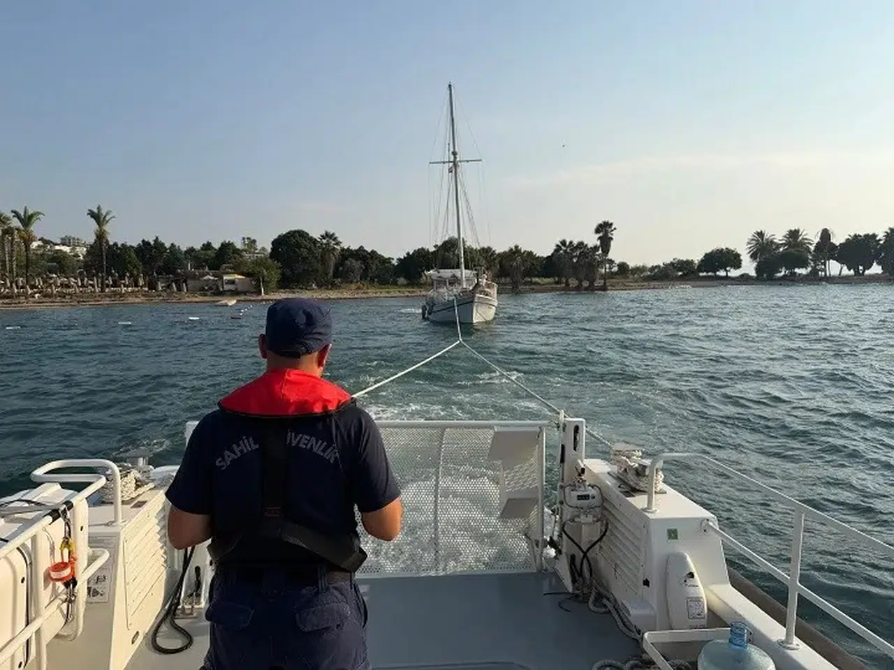 Kuşadası açıklarında korku dolu anlar: 9 kişi ölümden döndü