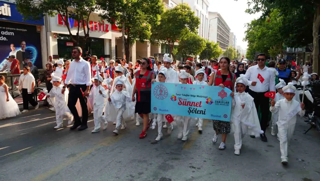 Tarihin tozlu sayfalarından gelen şefkat eli: 530 yıllık vakıf geleneği Manisa’da yaşatıldı