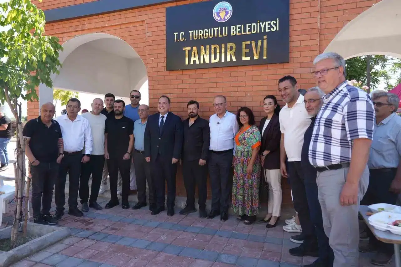 Turgutlu’da geleneksel doku yeniden canlanıyor: Tandır Evi kapılarını açtı