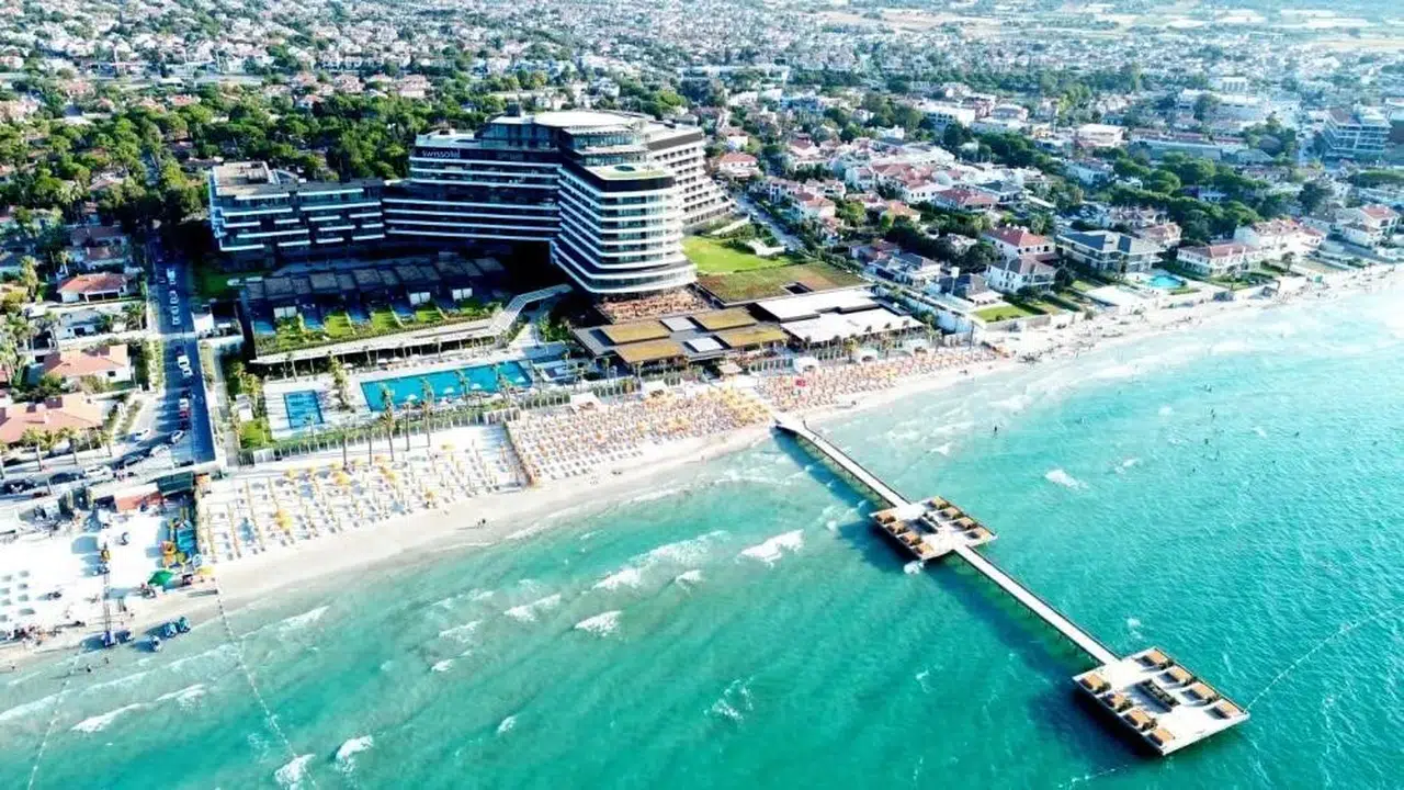 Çeşme turizminde boş otel iddialarına sektörden sert tepki