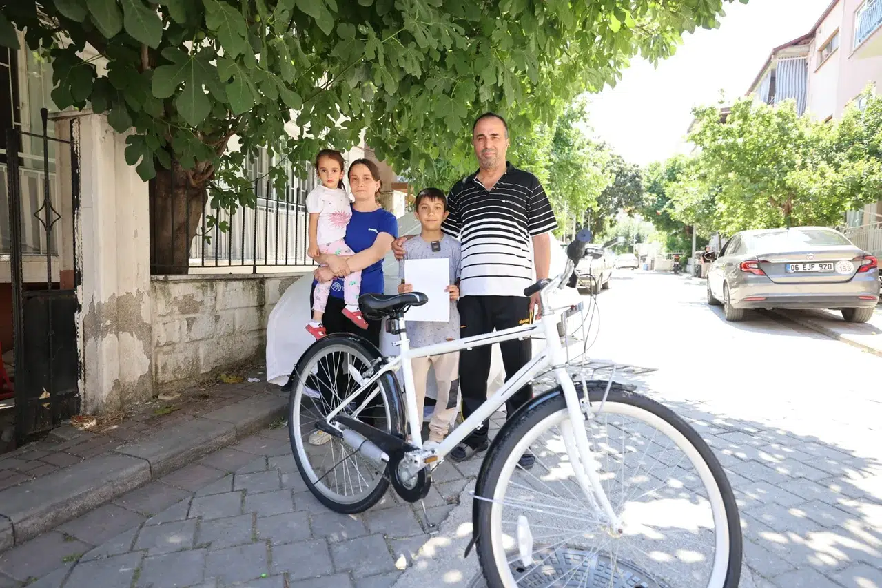 Nuri Amcalarının sözünü tuttu: 6 minik kalbin 23 Nisan hayali gerçeğe dönüştü