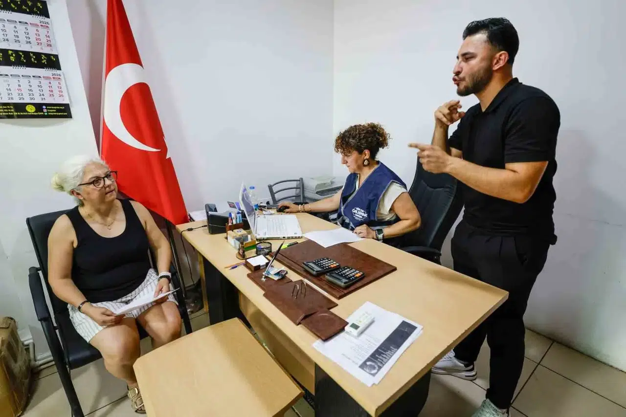 İzmir'de sessizliğe son: İhtiyaç sahiplerine işitme cihazı desteği başlıyor