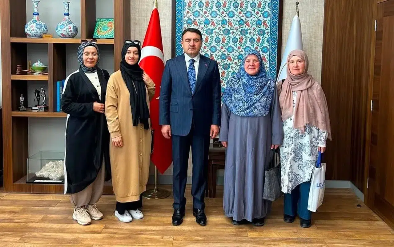 Kütahya’nın manevi pusulası kitaplaştı: Vali Işın’dan yazarlara tam destek