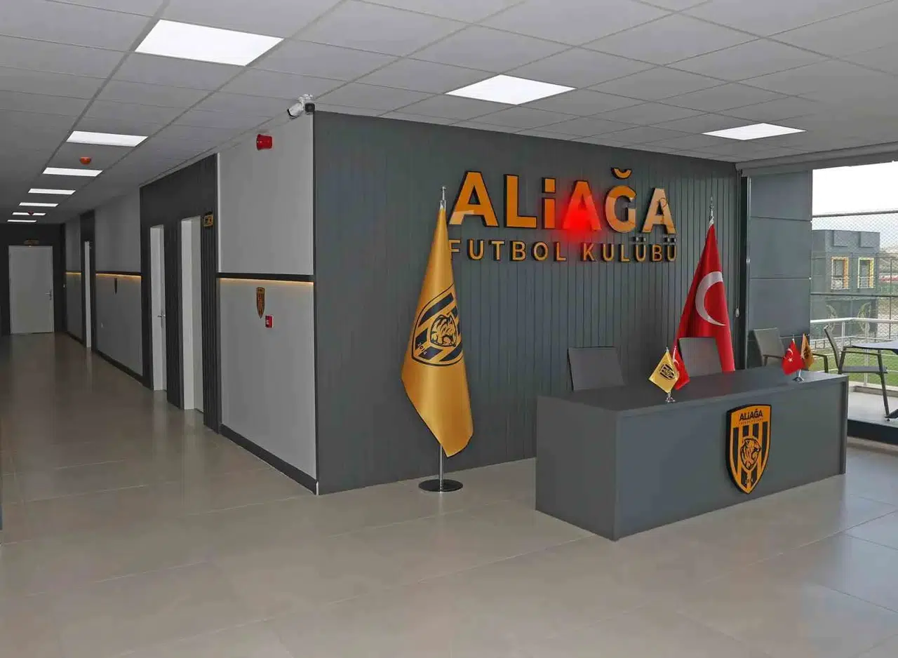 Aliağa FK'da taşlar yerinden oynadı: Yönetimden net duruş