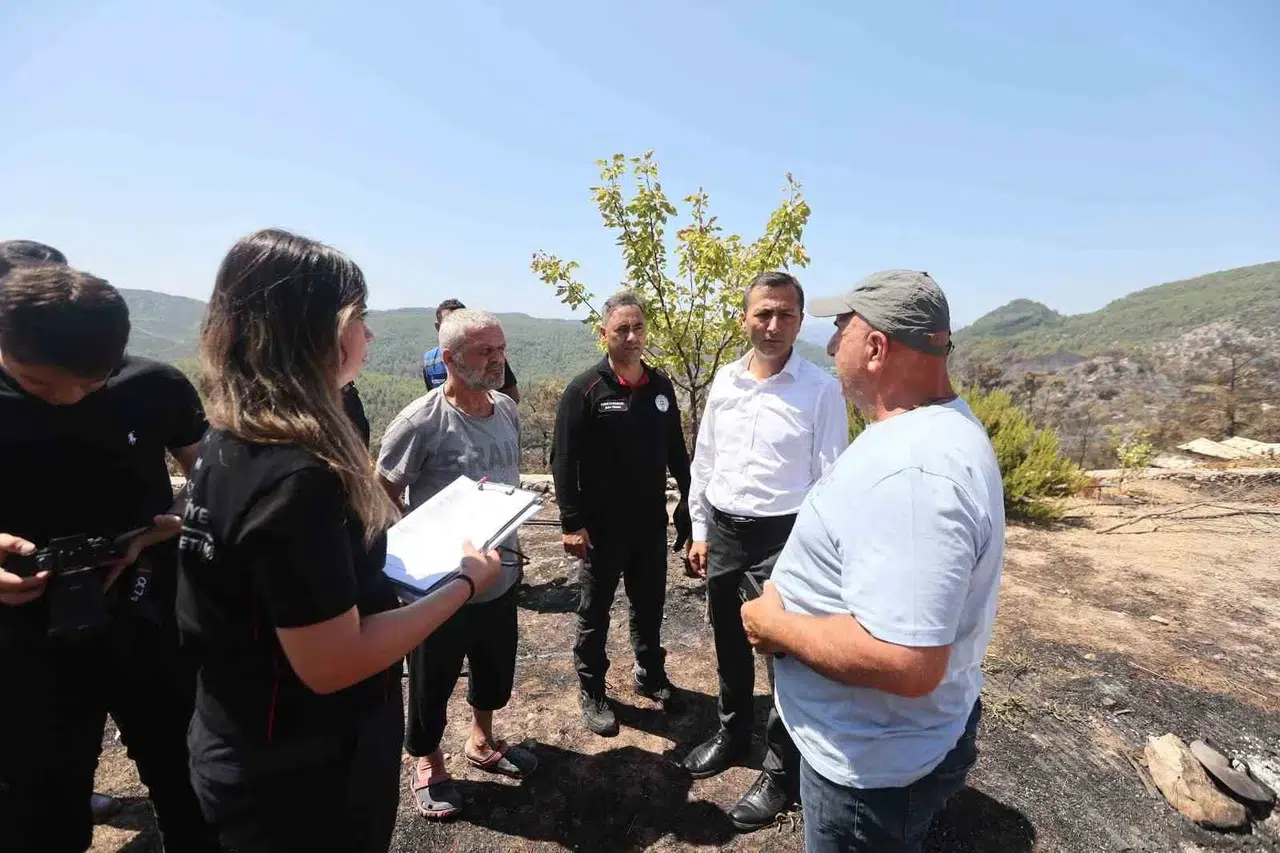 Fethiye’deki yangın felaketinin izleri siliniyor: Büyükşehir ekipleri sahada seferberlik başlattı