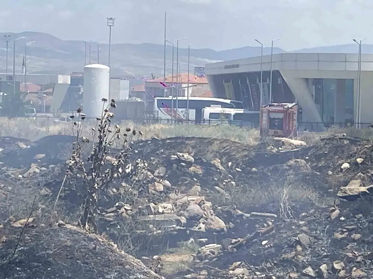 Alaşehir’de korku dolu anlar: Alevler LNG tankının kapısına dayandı