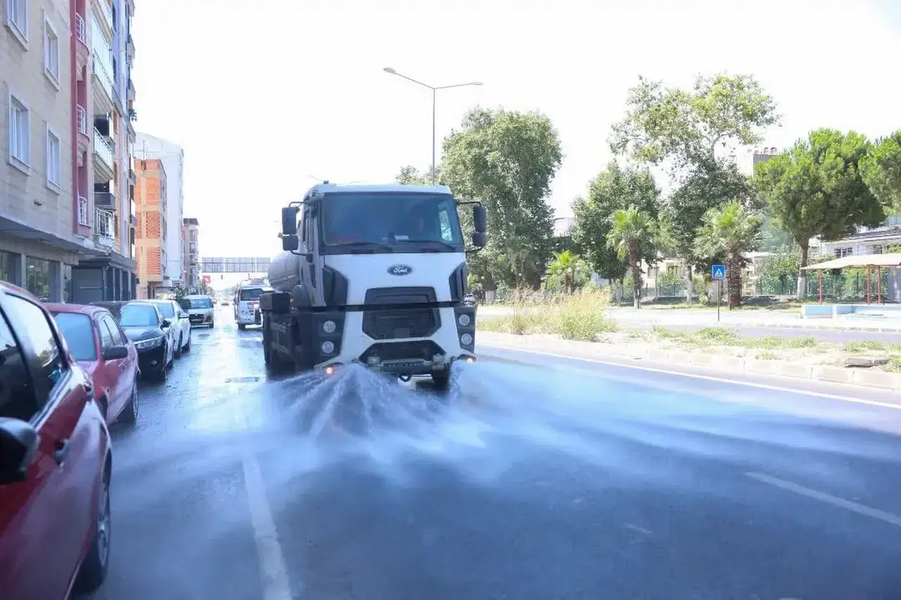 İncirliova’da ulaşım konforu için temizlik seferberliği
