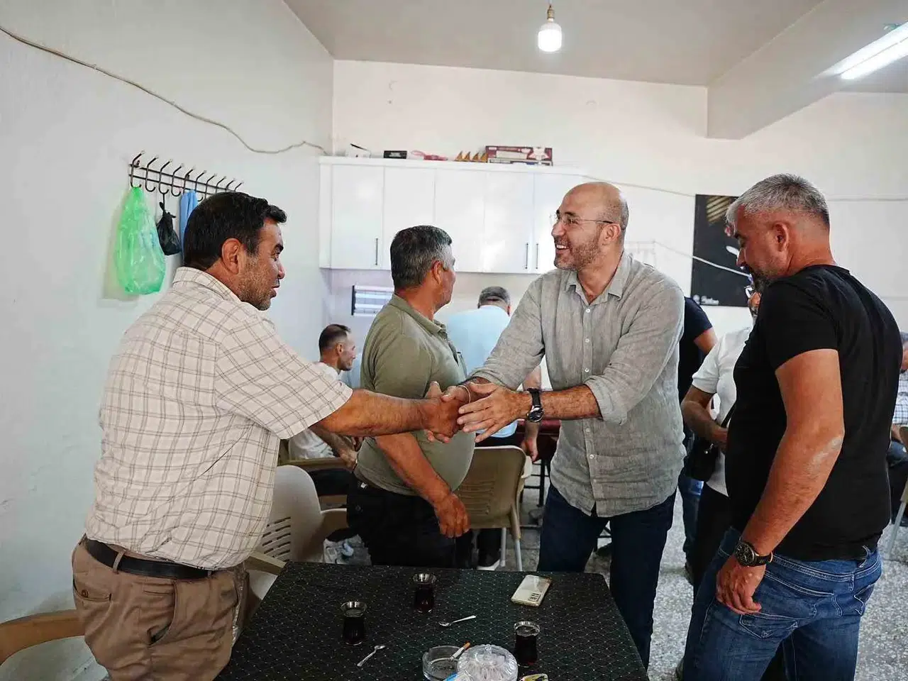 Germencik’te samimi buluşma: Başkan Zencirci mahalle sakinlerinin nabzını tuttu