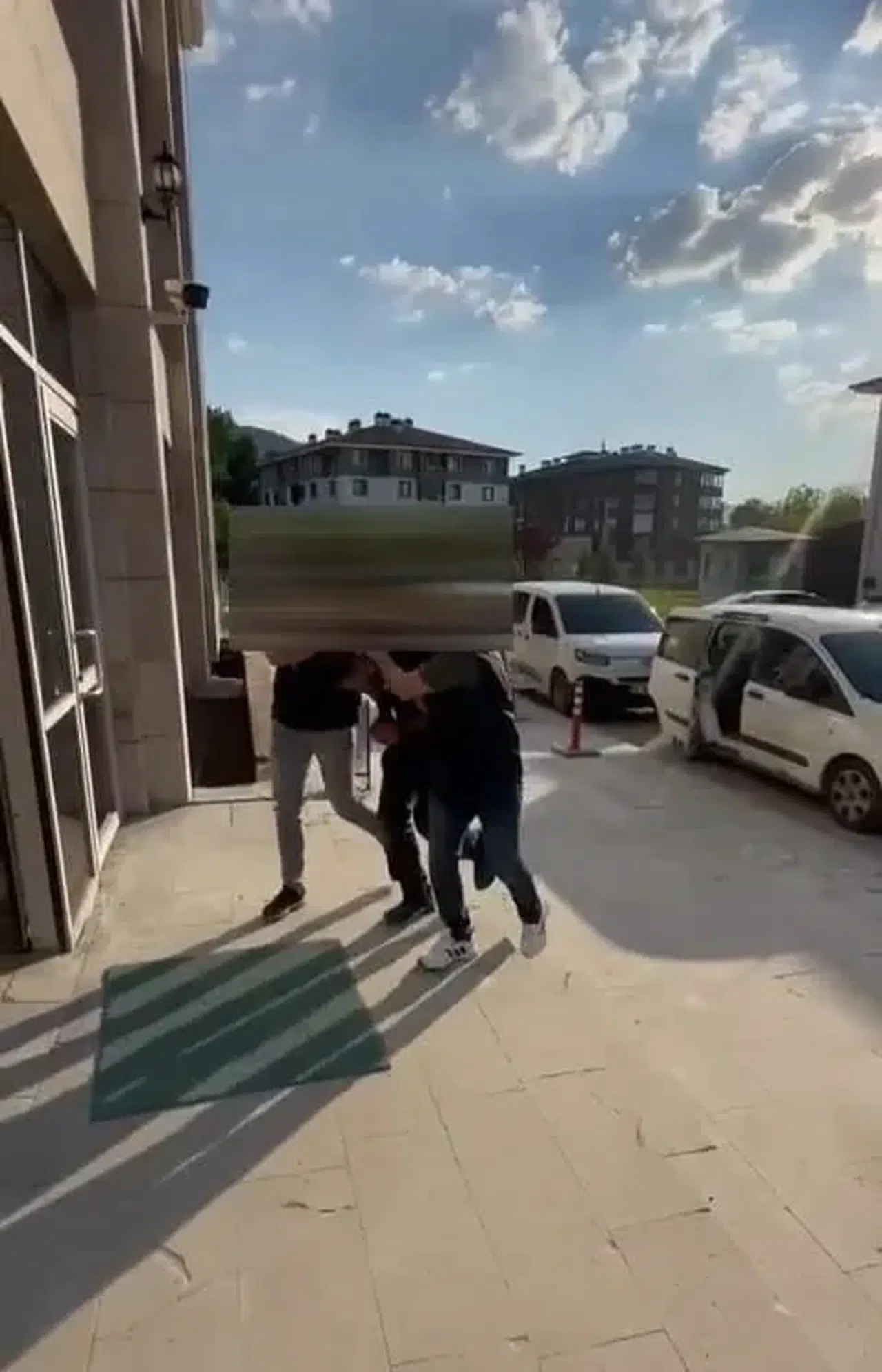 66 suç dosyası kabardı: Kütahya polisi firari hükümlüyü kıskıvrak yakaladı